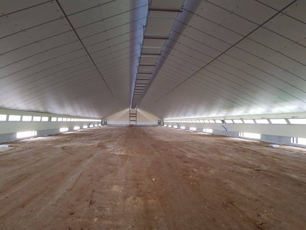 Réglage du sous dallage d'un bâtiment agricole à Saincaize